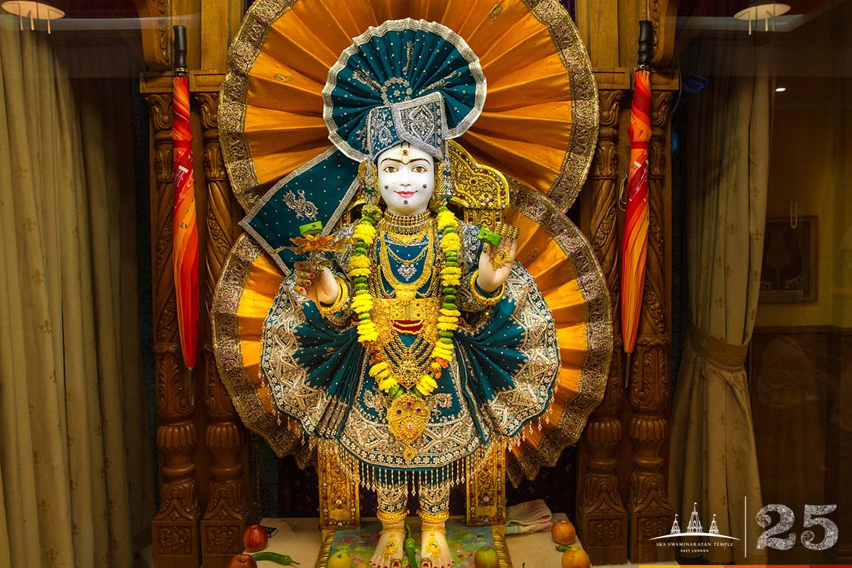 211A4088 copy - ©1987-2017 SKS Swaminarayan Temple East London